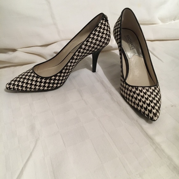 michael kors black and white pumps